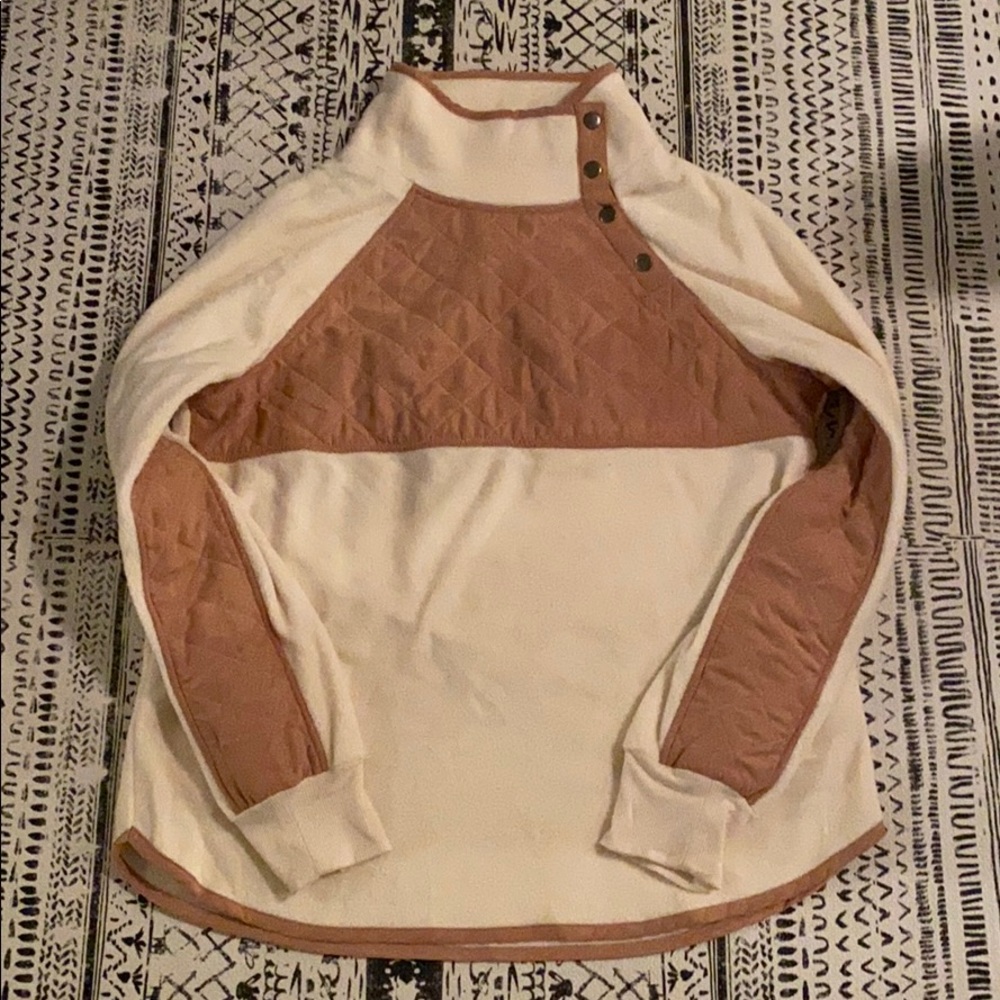 Entro asymmetric waffle / fleece pullover